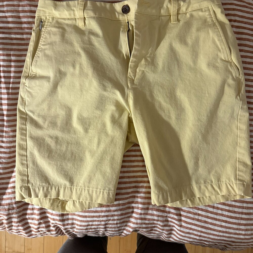 Bonobos Mens 31in waist shorts